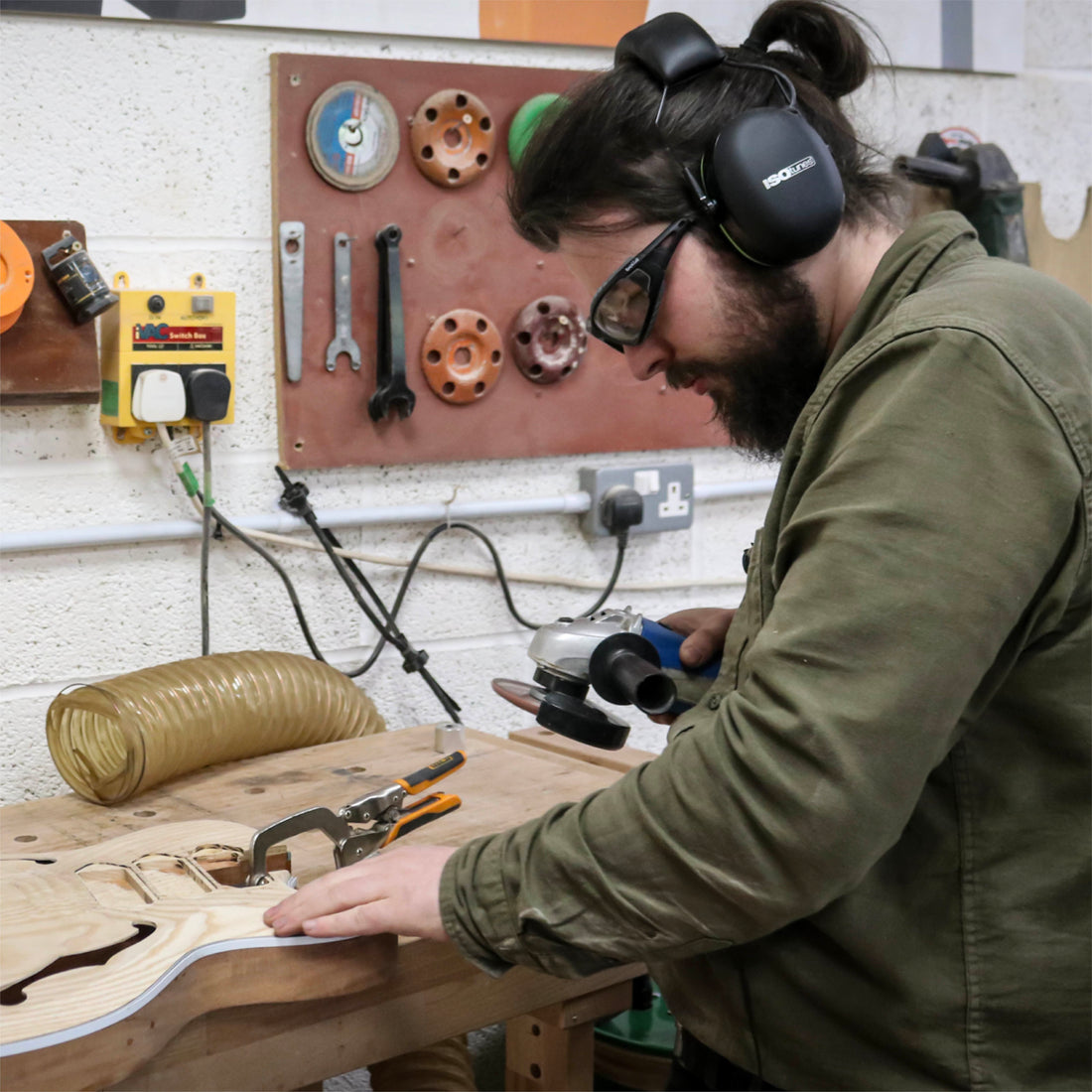 ISOtunes AIR DEFENDER Bluetooth Earmuff | Lightweight | OSHA-Compliant