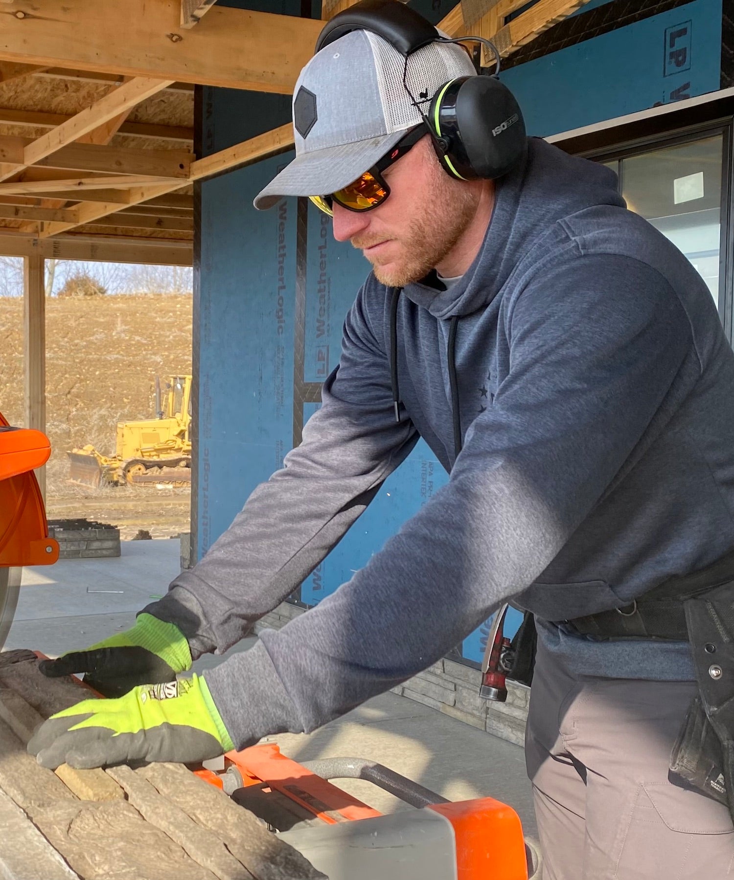 ISOtunes Hearing Protection Earmuffs for Construction Workers